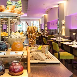 Hotel Dolomit, Munich